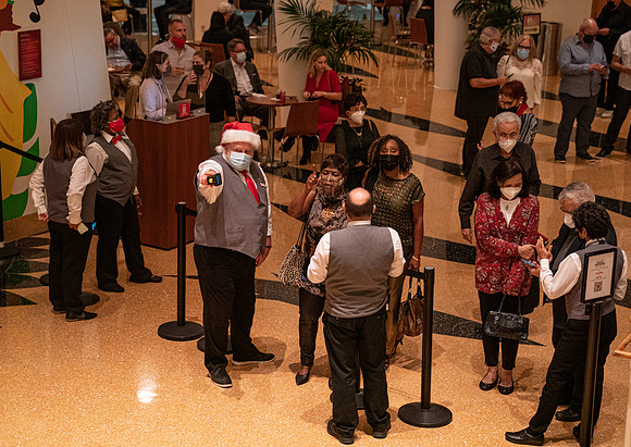 20211217_Mural Adrienne Arsht Christmas Dianne_Reeves Councert_DSC5941