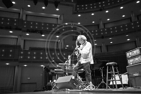 5021_DG_JAZZ_ROOTS_GUITAR VIRUOSOS_Concert_Adrienne_Arsh_Center_MG_7819