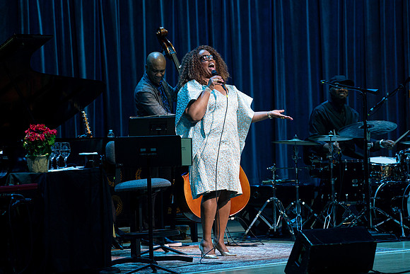20211217_Dianne_Reeves_DSC7435