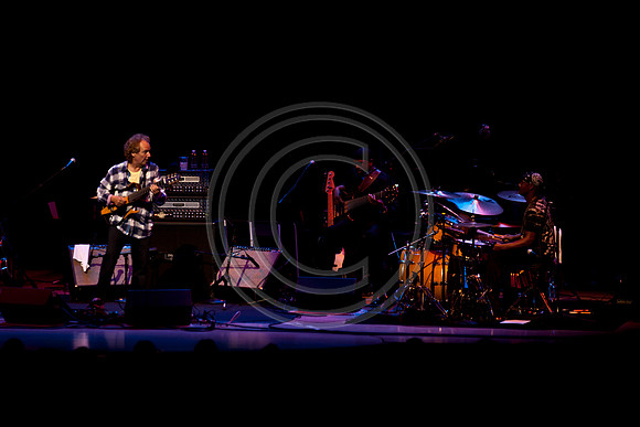 5021_DG_JAZZ_ROOTS_GUITAR VIRUOSOS_Concert_Adrienne_Arsh_CenterVA0M6719