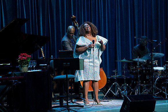 20211217_Dianne_Reeves_DSC7306
