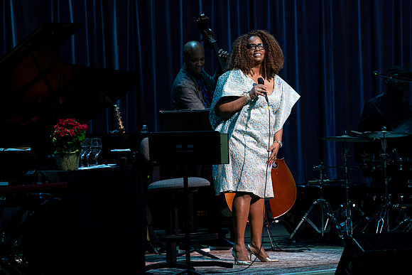20211217_Dianne_Reeves_DSC7495