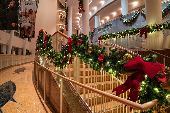 20211217_Mural Adrienne Arsht Christmas Dianne_Reeves Councert_DSC5822