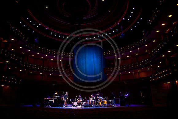 5021_DG_JAZZ_ROOTS_GUITAR VIRUOSOS_Concert_Adrienne_Arsh_Center_MG_7516