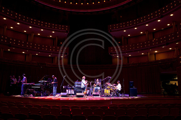 5021_DG_JAZZ_ROOTS_GUITAR VIRUOSOS_Concert_Adrienne_Arsh_Center_MG_7647