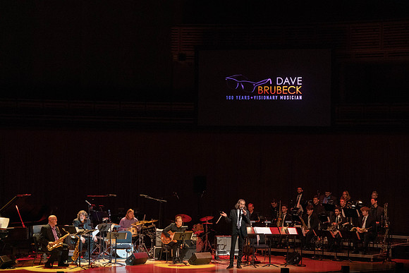 20221028_Dave_Brubeck Trio_JR__DSC9441