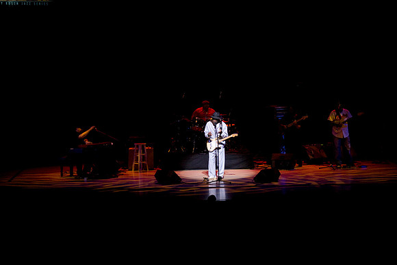 11062009_The_Blues__A0M1154