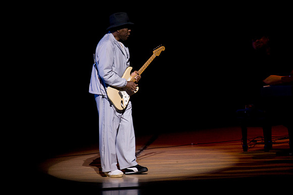 11062009_The_Blues__A0M1135
