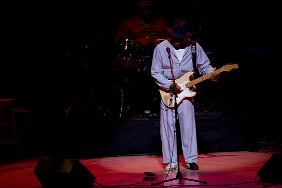 11062009_The_Blues__A0M0326