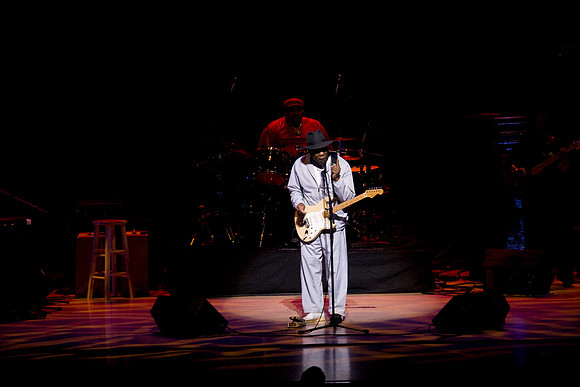 11062009_The_Blues__A0M1150