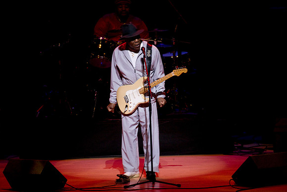 11062009_The_Blues__A0M0359