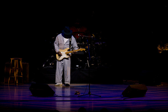 11062009_The_Blues__A0M0413