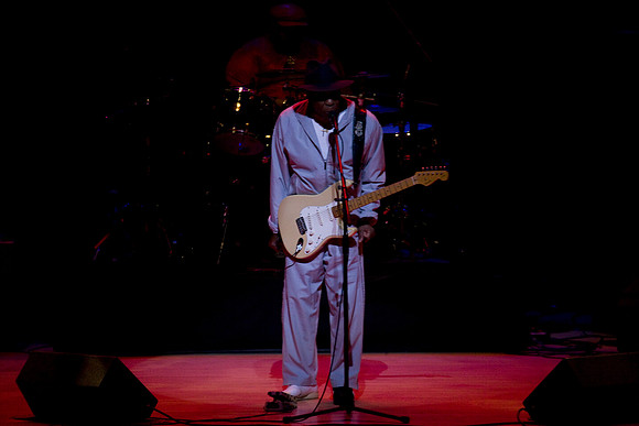 11062009_The_Blues__A0M0355