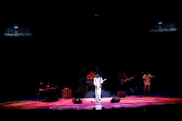 11062009_The_Blues__A0M0321