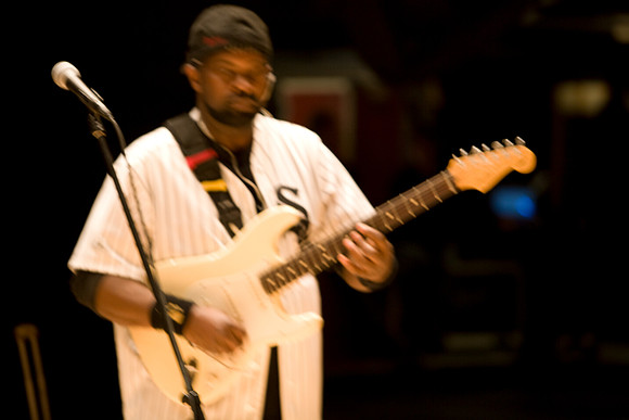 11062009_The_Blues_ZV4N1385