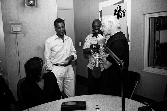 3882_DG_Jazz_Roots_WBGO_Radio_Station_Miami_2010_FL_ZV4N1472