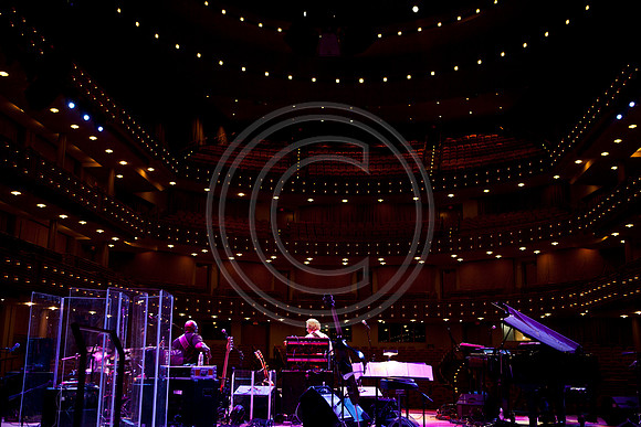 5021_DG_JAZZ_ROOTS_GUITAR VIRUOSOS_Concert_Adrienne_Arsh_Center__MG_7700