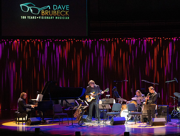 20221028_Dave_Brubeck Trio_JR__DSC8757