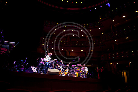 5021_DG_JAZZ_ROOTS_GUITAR VIRUOSOS_Concert_Adrienne_Arsh_Center__MG_7678