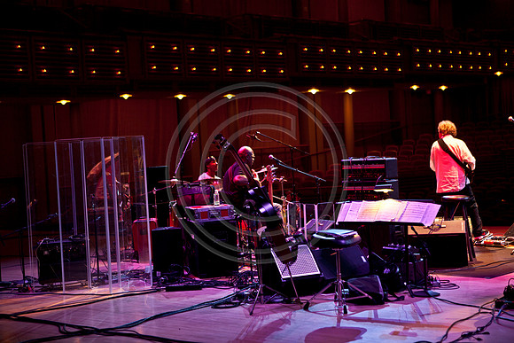 5021_DG_JAZZ_ROOTS_GUITAR VIRUOSOS_Concert_Adrienne_Arsh_Center__MG_7690