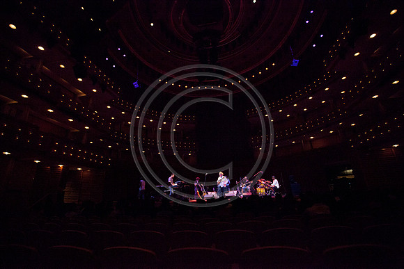 5021_DG_JAZZ_ROOTS_GUITAR VIRUOSOS_Concert_Adrienne_Arsh_Center_MG_7759