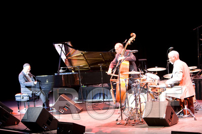 5L8Y3657