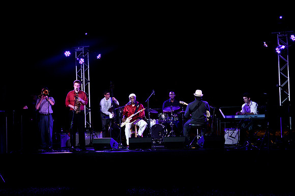 5033_DG_FAIRCHILD_GARDENS_BUDY_GUY_Miami_FL_2011_1_IMG_2043