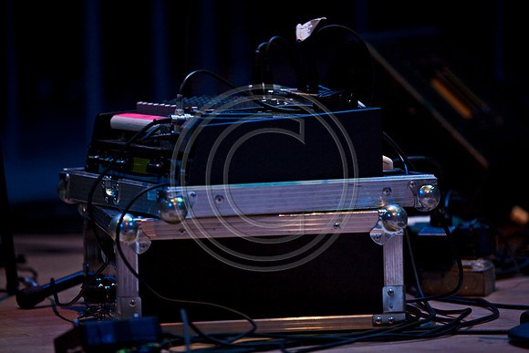 5021_DG_JAZZ_ROOTS_GUITAR VIRUOSOS_Concert_Adrienne_Arsh_Center_ZV4N9293