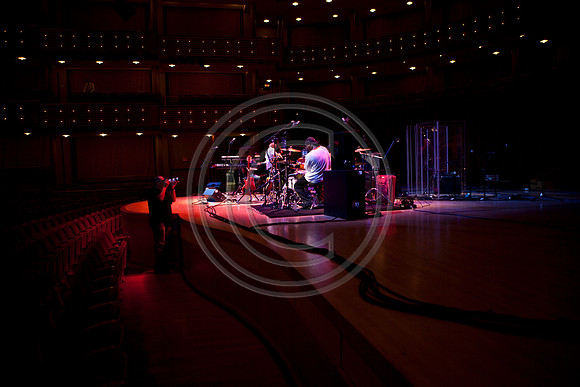 5021_DG_JAZZ_ROOTS_GUITAR VIRUOSOS_Concert_Adrienne_Arsh_Center__MG_7709