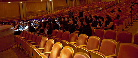5021_DG_JAZZ_ROOTS_GUITAR VIRUOSOS_Concert_Adrienne_Arsh_Center__MG_7765