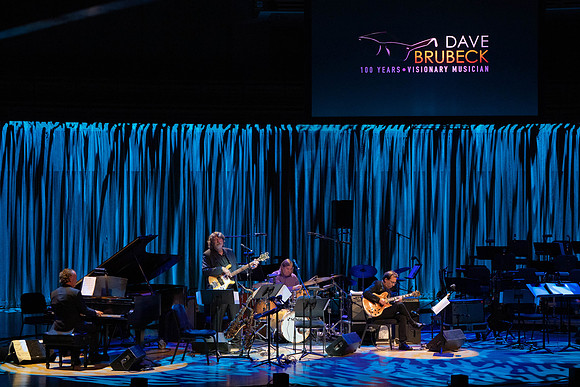 20221028_Dave_Brubeck Trio_JR__DSC8889