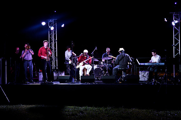 5033_DG_FAIRCHILD_GARDENS_BUDY_GUY_Miami_FL_2011_1_IMG_2057