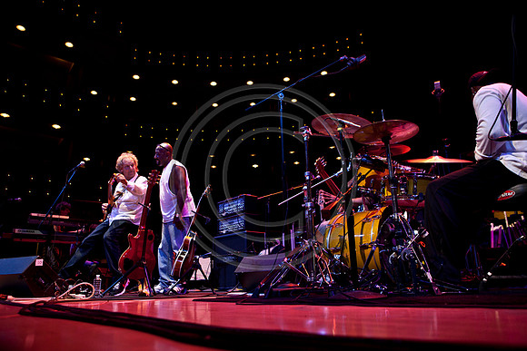 5021_DG_JAZZ_ROOTS_GUITAR VIRUOSOS_Concert_Adrienne_Arsh_Center__MG_7712