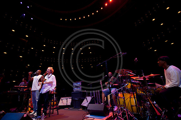 5021_DG_JAZZ_ROOTS_GUITAR VIRUOSOS_Concert_Adrienne_Arsh_Center__MG_7739