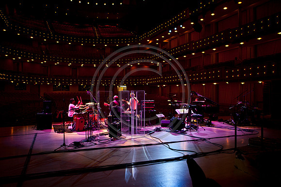 5021_DG_JAZZ_ROOTS_GUITAR VIRUOSOS_Concert_Adrienne_Arsh_Center__MG_7701
