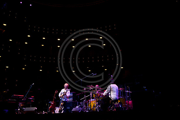 5021_DG_JAZZ_ROOTS_GUITAR VIRUOSOS_Concert_Adrienne_Arsh_Center__MG_7658