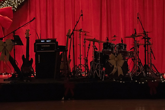 20231201_untitled20231201_Dave_Kov_Jazz_Roots_DSC7829_DN-severe-noise