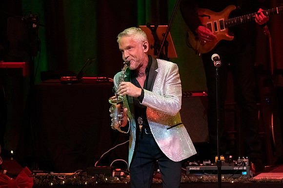 20231201_untitled20231201_Dave_Kov_Jazz_Roots_DSC8090_DN-severe-noise
