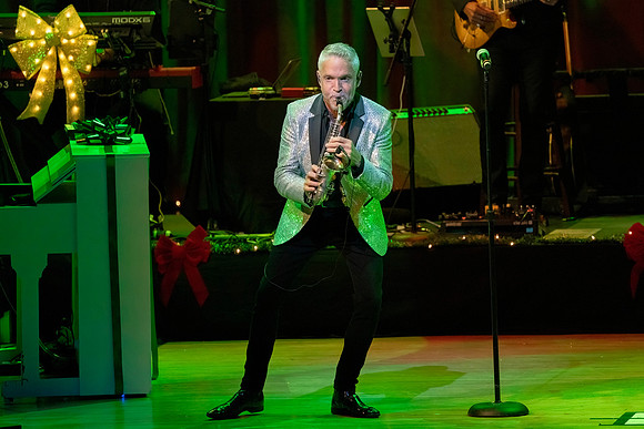 20231201_untitled20231201_Dave_Kov_Jazz_Roots_DSC8148_DN-severe-noise