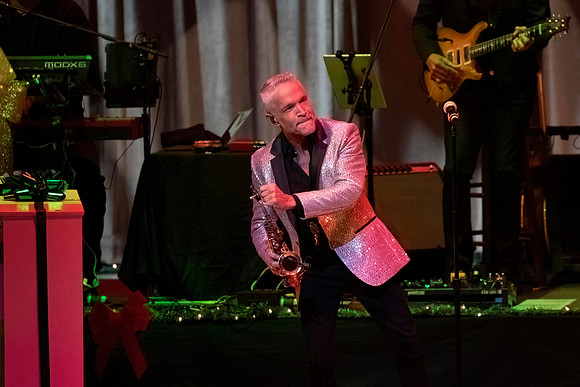 20231201_untitled20231201_Dave_Kov_Jazz_Roots_DSC8188_DN-severe-noise