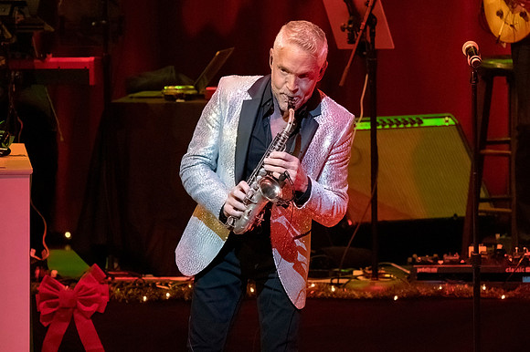 20231201_untitled20231201_Dave_Kov_Jazz_Roots_DSC8201-1_DN-severe-noise