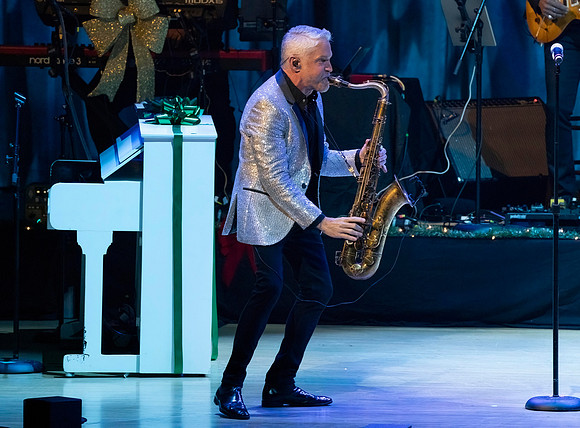 20231201_untitled20231201_Dave_Kov_Jazz_Roots_DSC8362_DN-severe-noise