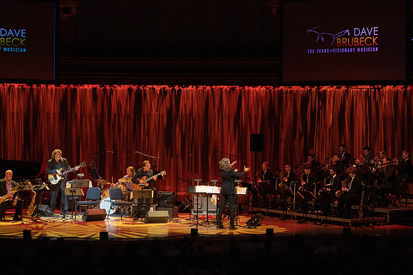 20221028_Dave_Brubeck Trio_JR__DSC9377