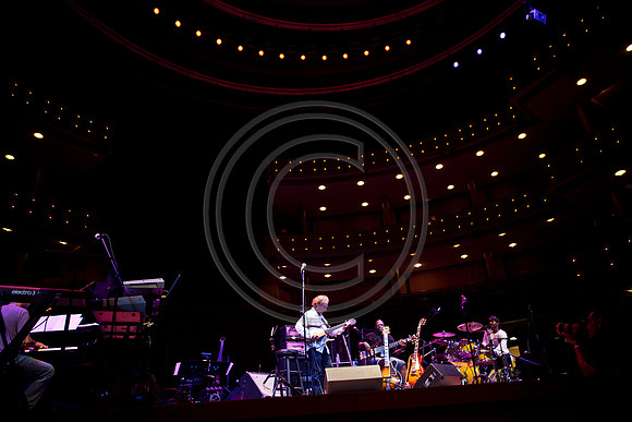 5021_DG_JAZZ_ROOTS_GUITAR VIRUOSOS_Concert_Adrienne_Arsh_Center__MG_7679