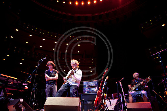 5021_DG_JAZZ_ROOTS_GUITAR VIRUOSOS_Concert_Adrienne_Arsh_Center__MG_7722