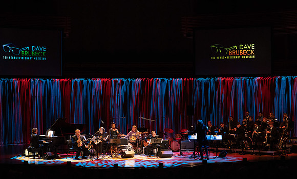20221028_Dave_Brubeck Trio_JR__DSC9630