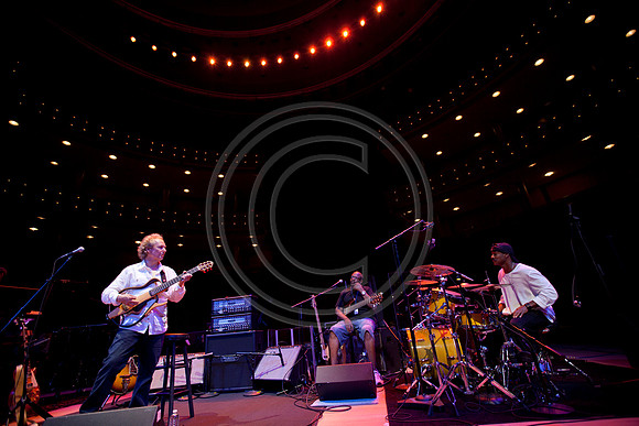 5021_DG_JAZZ_ROOTS_GUITAR VIRUOSOS_Concert_Adrienne_Arsh_Center__MG_7732