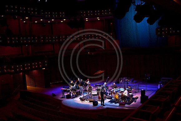 5021_DG_JAZZ_ROOTS_GUITAR VIRUOSOS_Concert_Adrienne_Arsh_Center_MG_7535