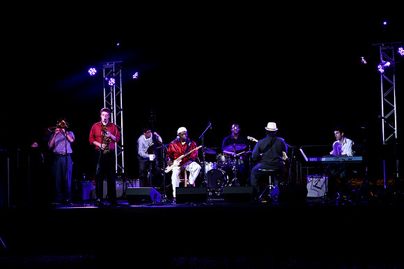 5033_DG_FAIRCHILD_GARDENS_BUDY_GUY_Miami_FL_2011_1_IMG_2044