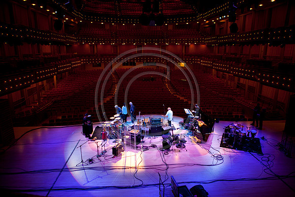 5021_DG_JAZZ_ROOTS_GUITAR VIRUOSOS_Concert_Adrienne_Arsh_Center_MG_7557